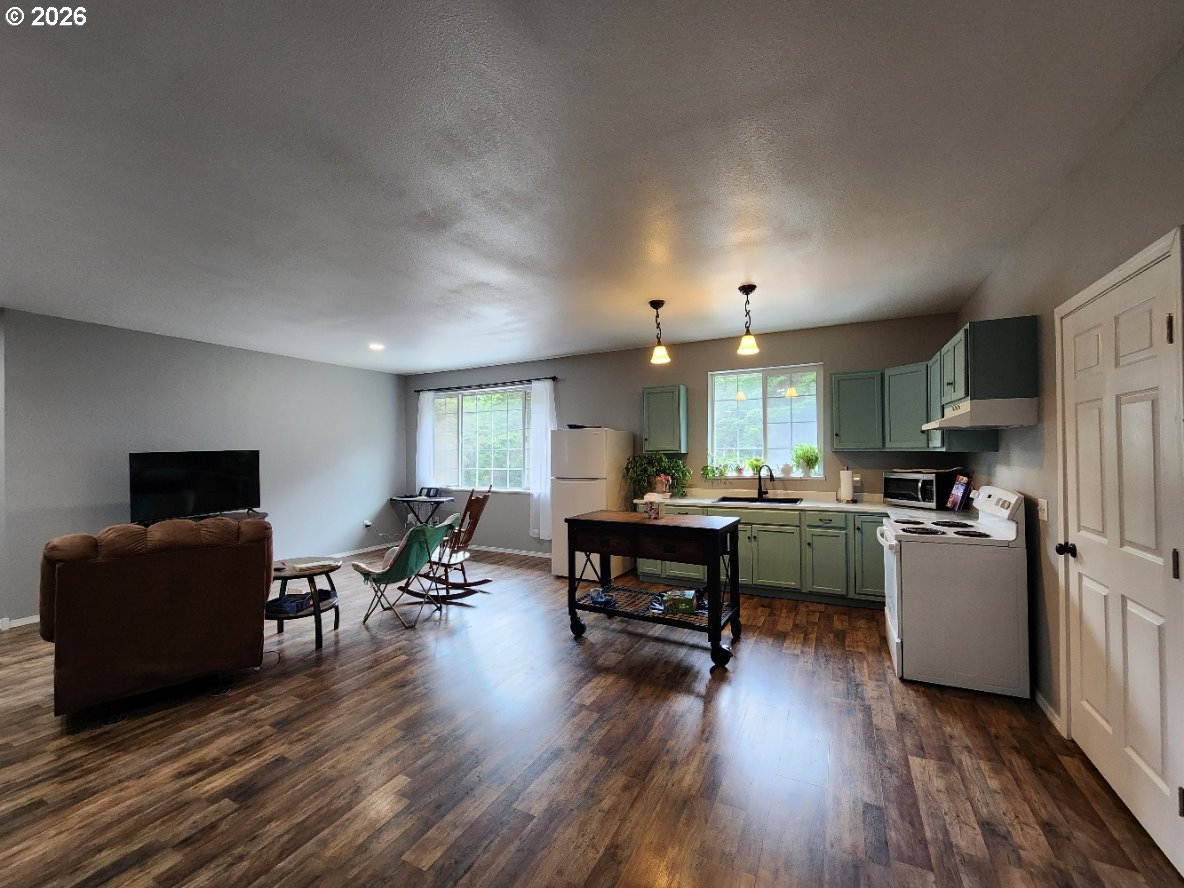 42793 Kreiger Ln Property Photo 21