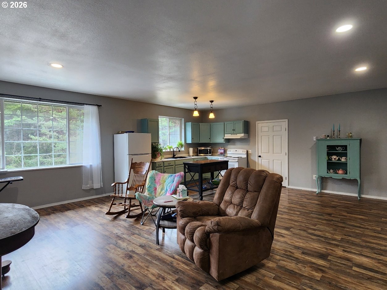 42793 Kreiger Ln Property Photo 23