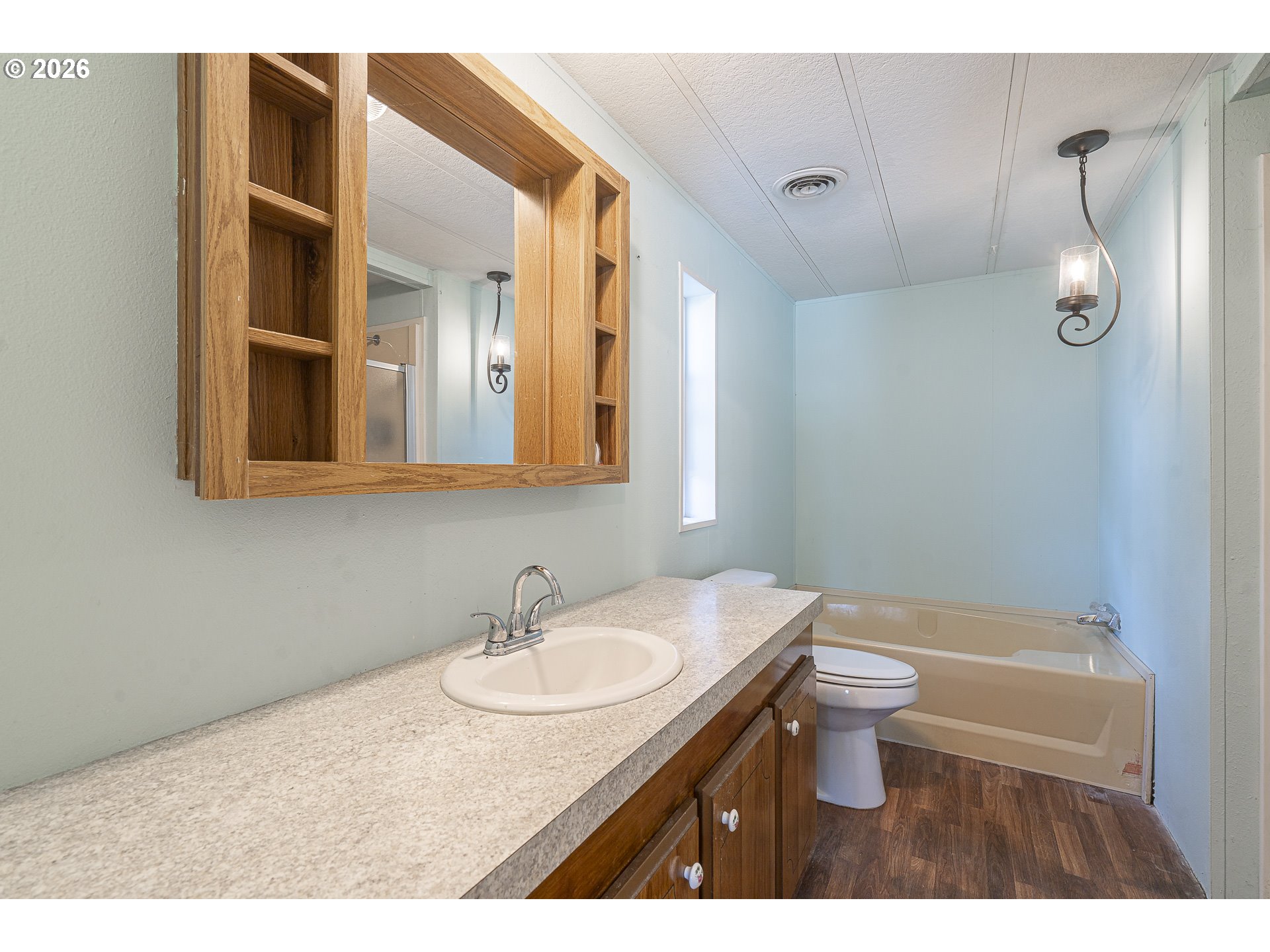 1602 Ne Riverside Dr 68 Property Photo 21
