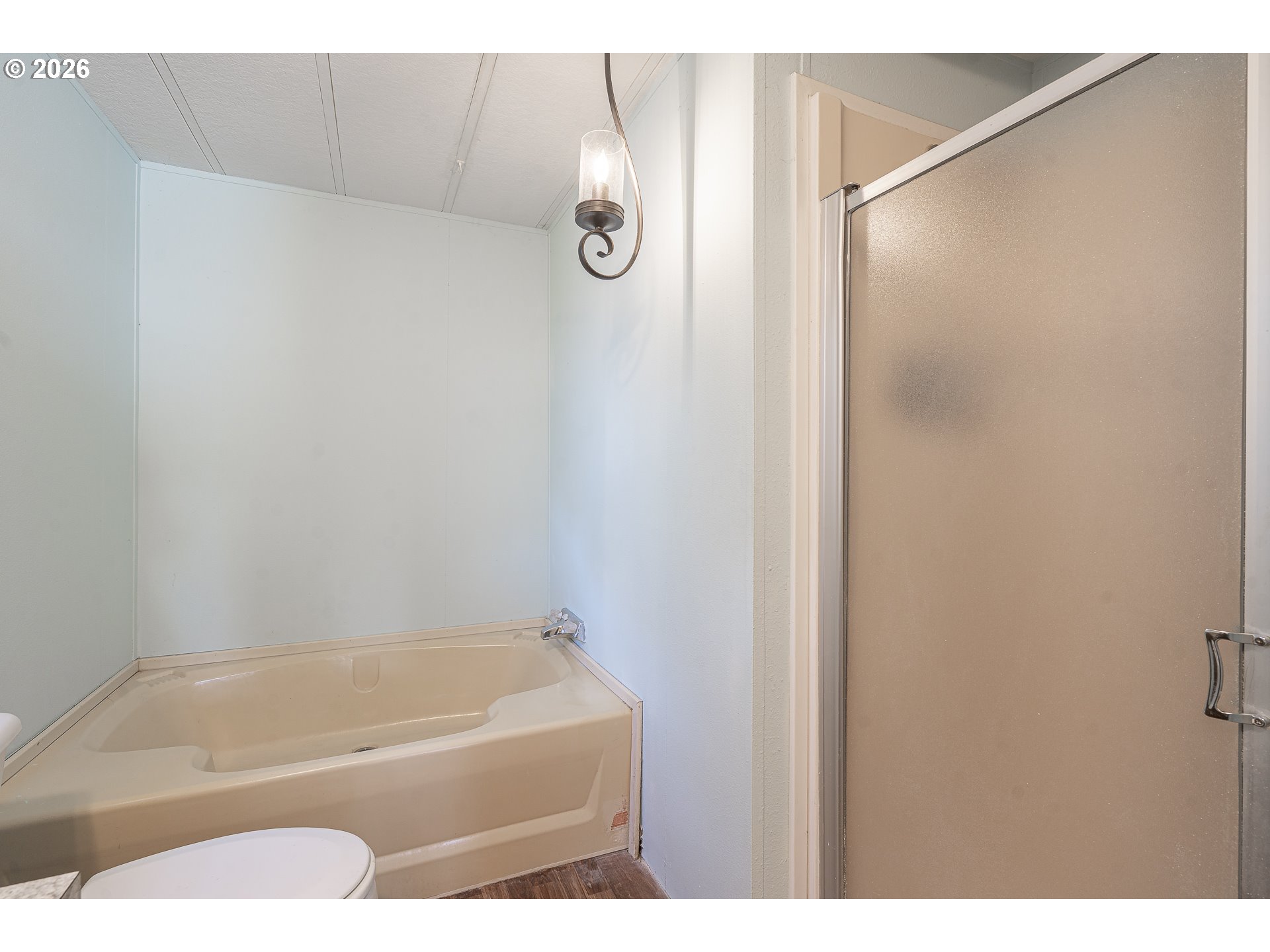 1602 Ne Riverside Dr 68 Property Photo 22