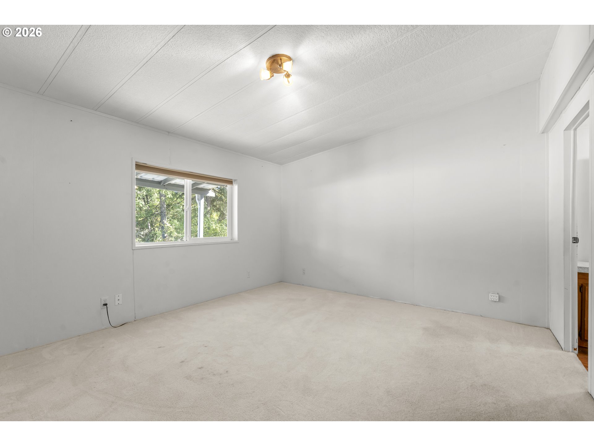 1602 Ne Riverside Dr 68 Property Photo 24