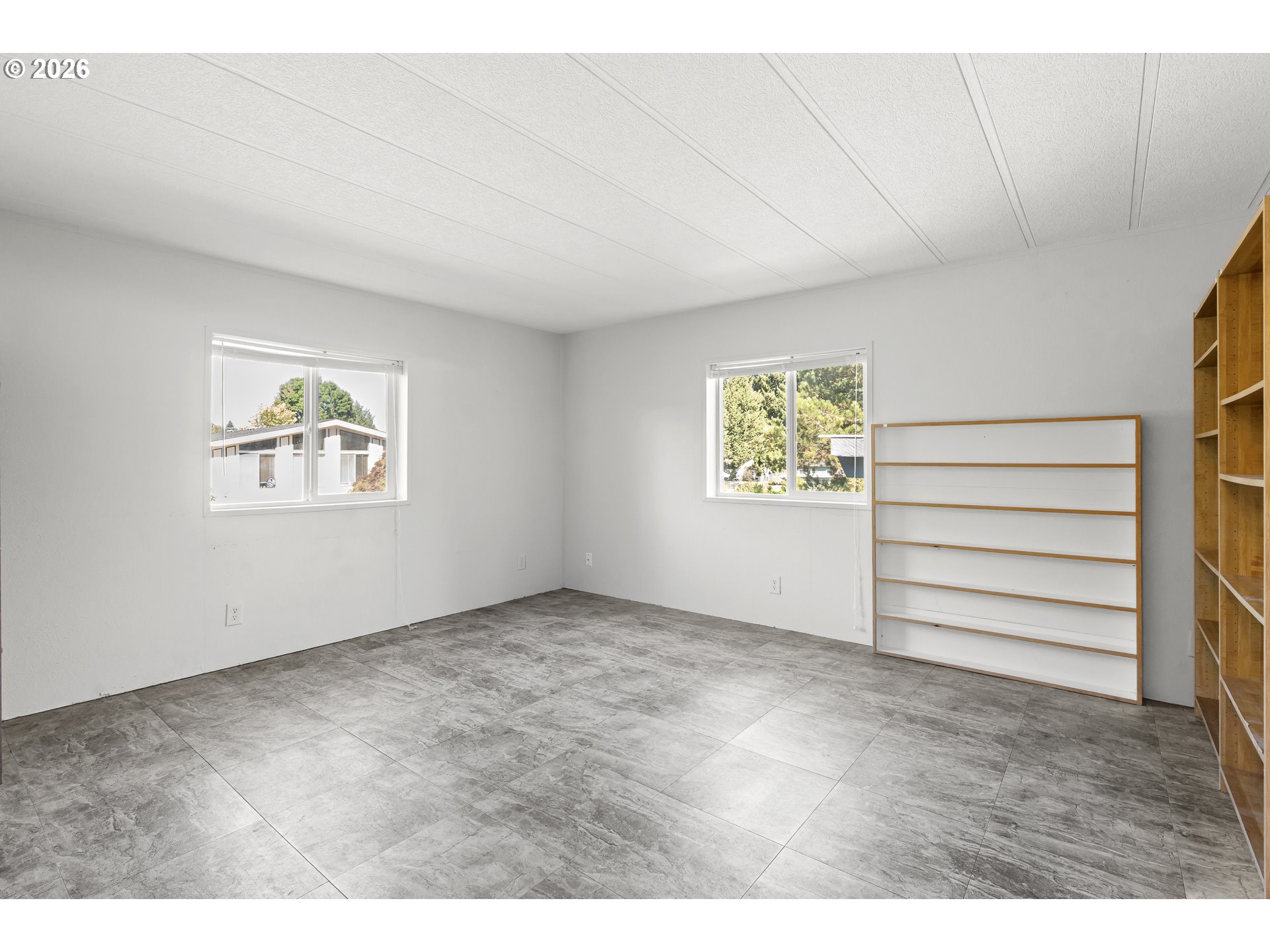 1602 Ne Riverside Dr 68 Property Photo 25