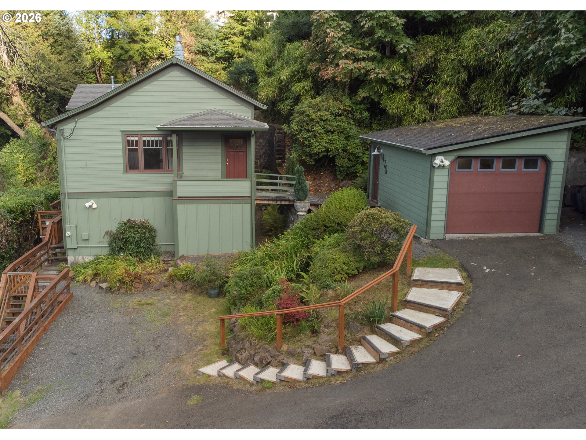 470 3rd St Property Photo 1