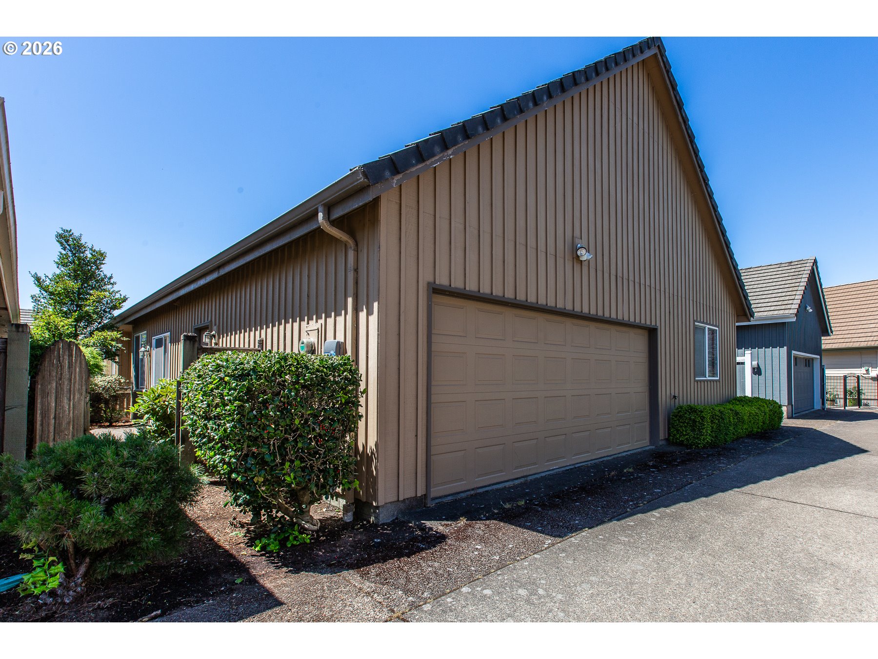 1875 Lake Cove Ave Property Photo 3