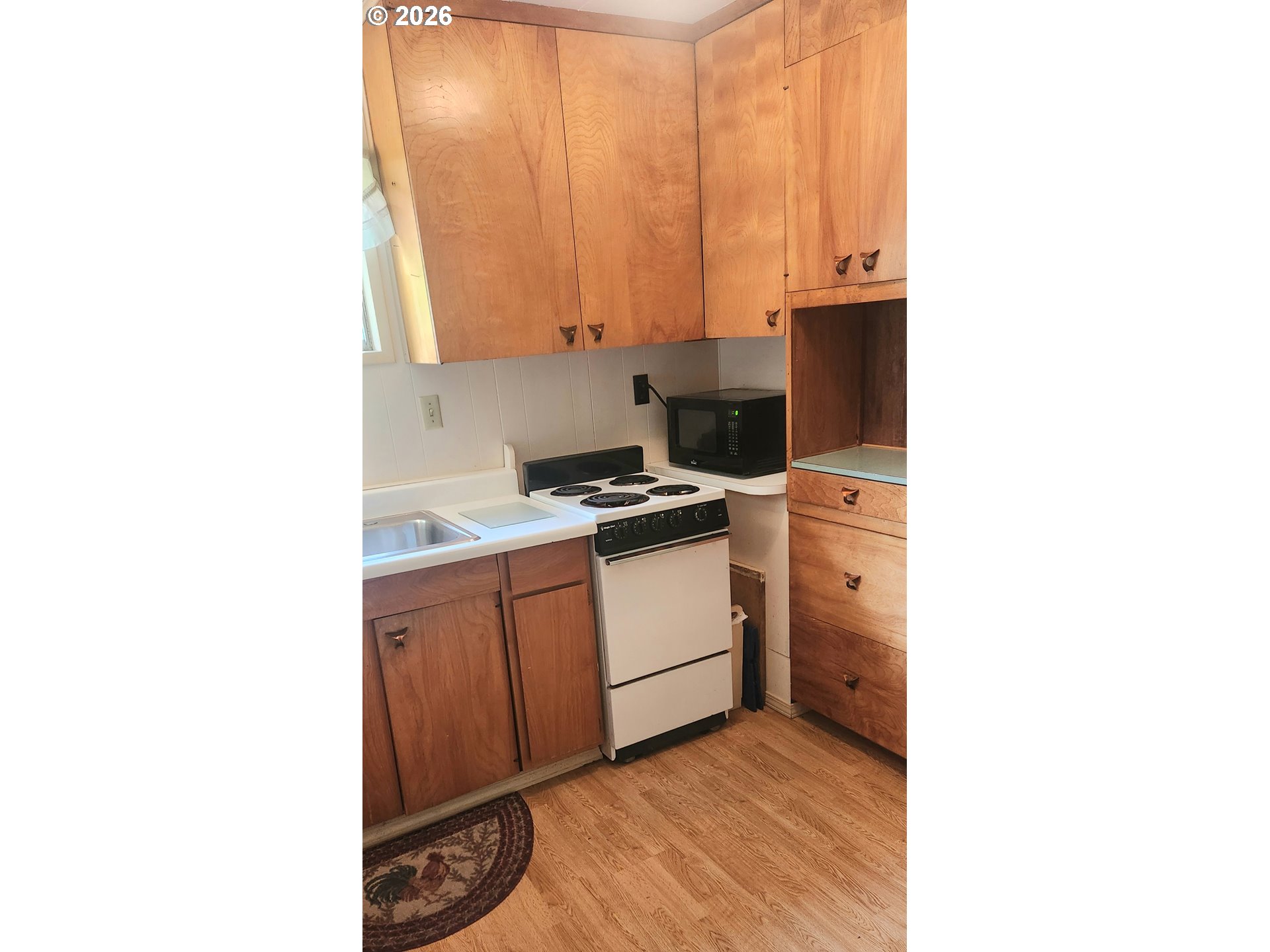 131 E Rainbow Rd Property Photo 8