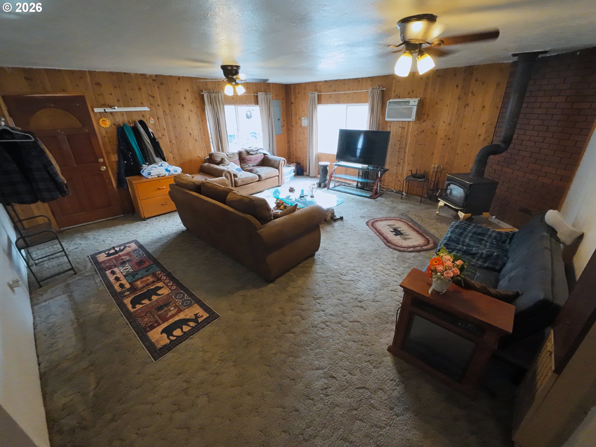 303 Walnut St Property Photo 9