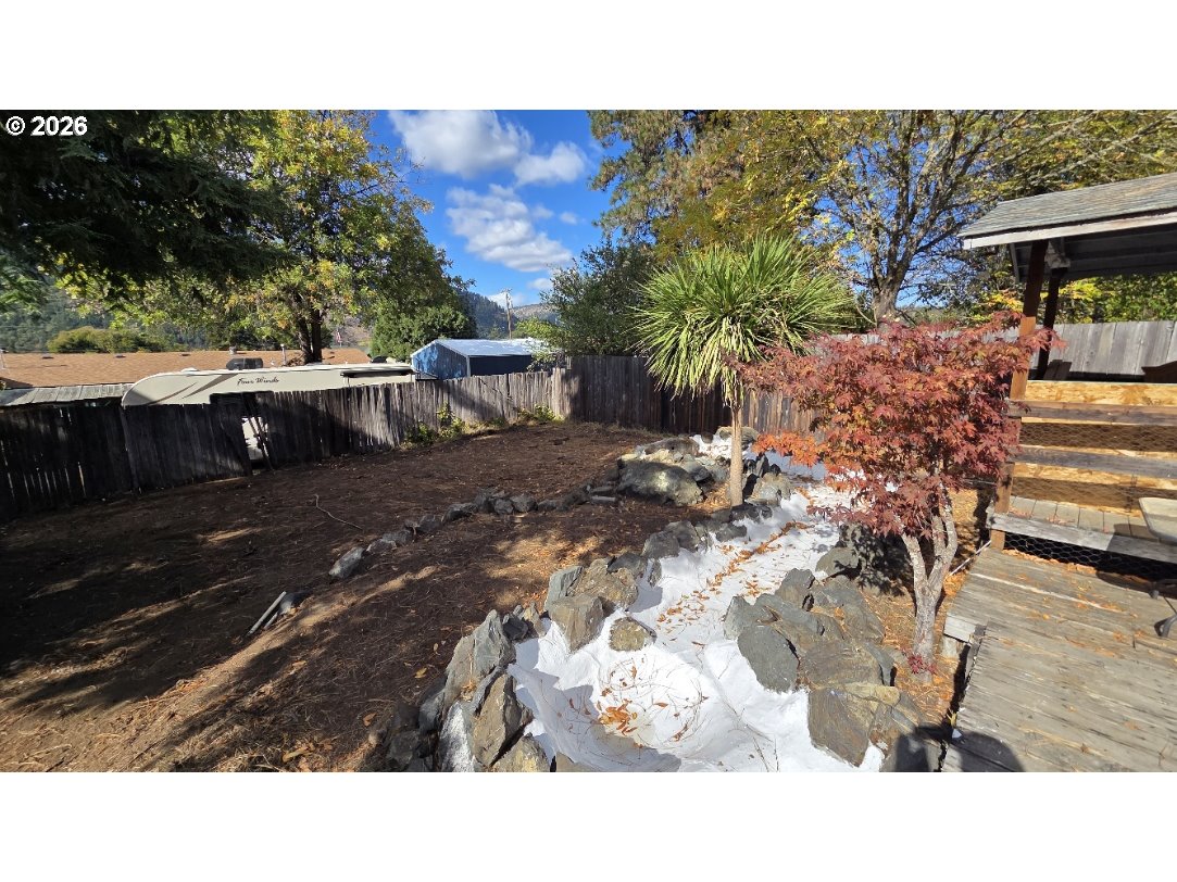 303 Walnut St Property Photo 19