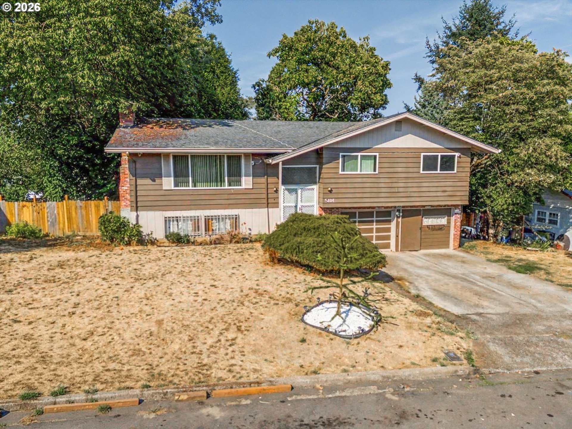 5404 Ne Chateau Dr Property Photo 1