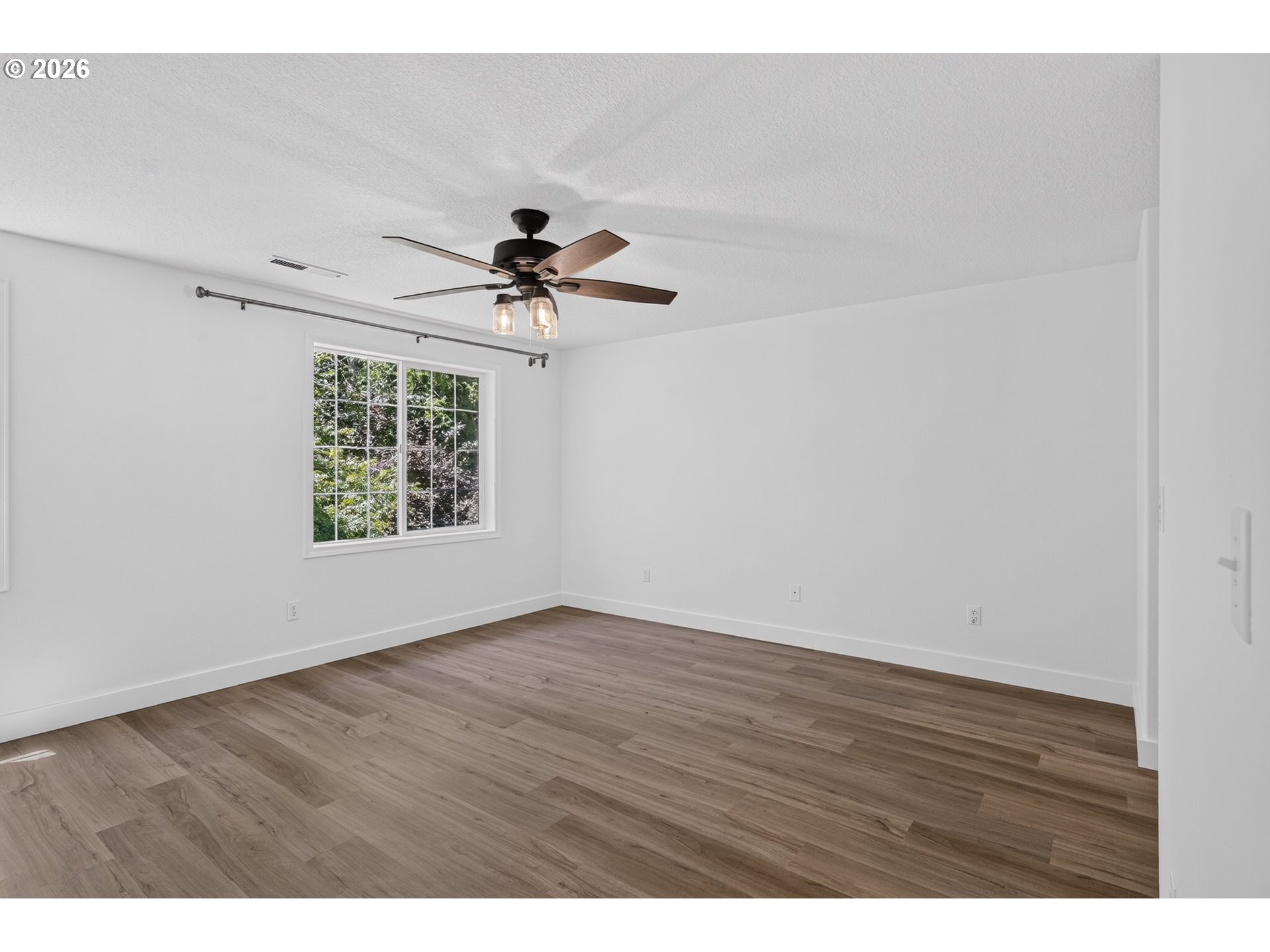 18820 Ne Sunrise Ln Property Photo 8