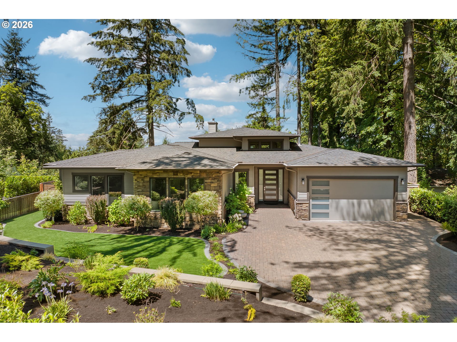 1923 Mapleleaf Ct Property Photo 1