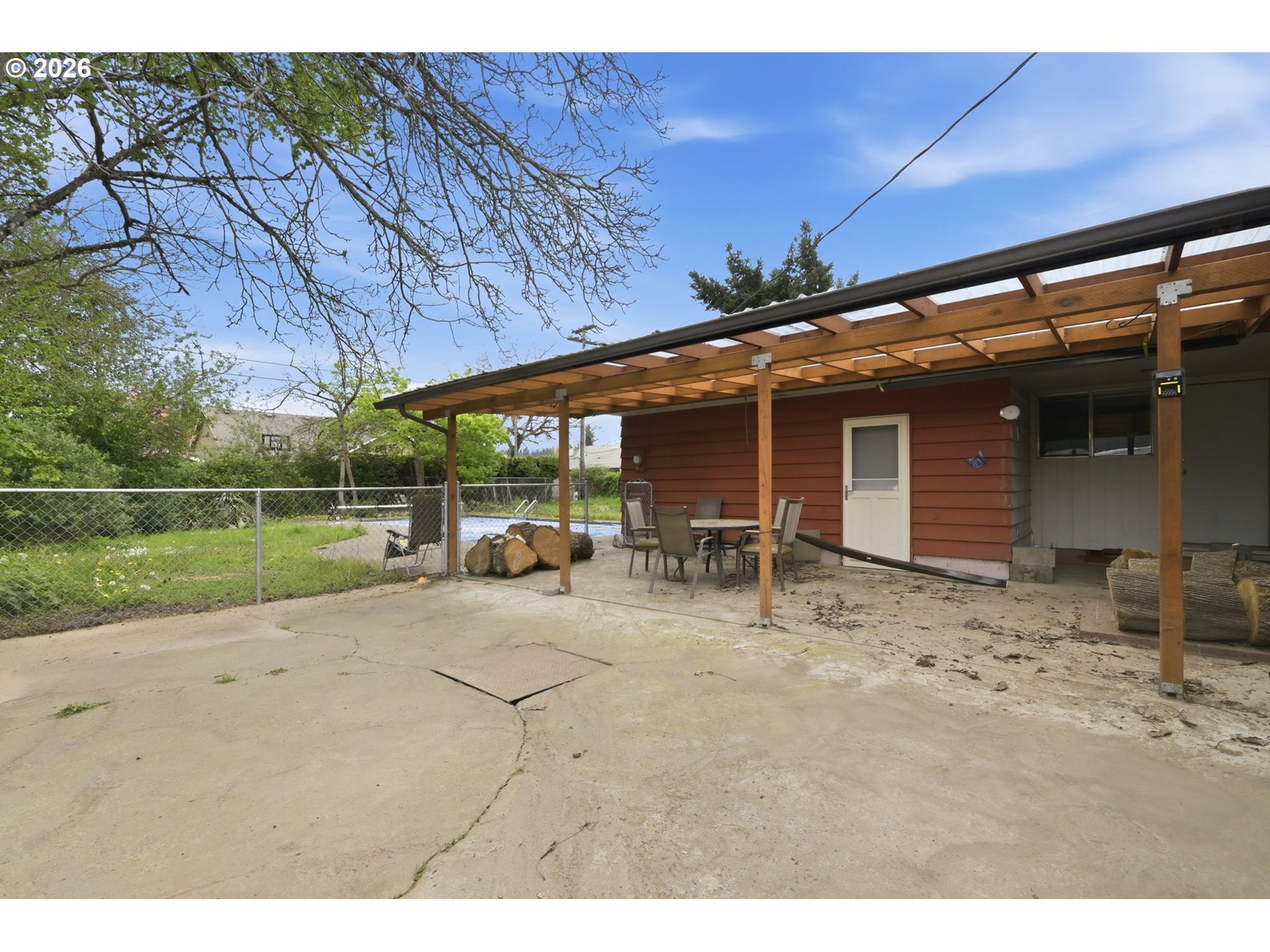 885 Aspen St Property Photo 7