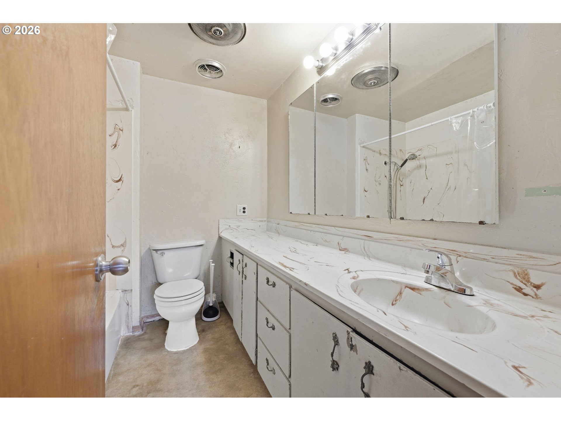 885 Aspen St Property Photo 28