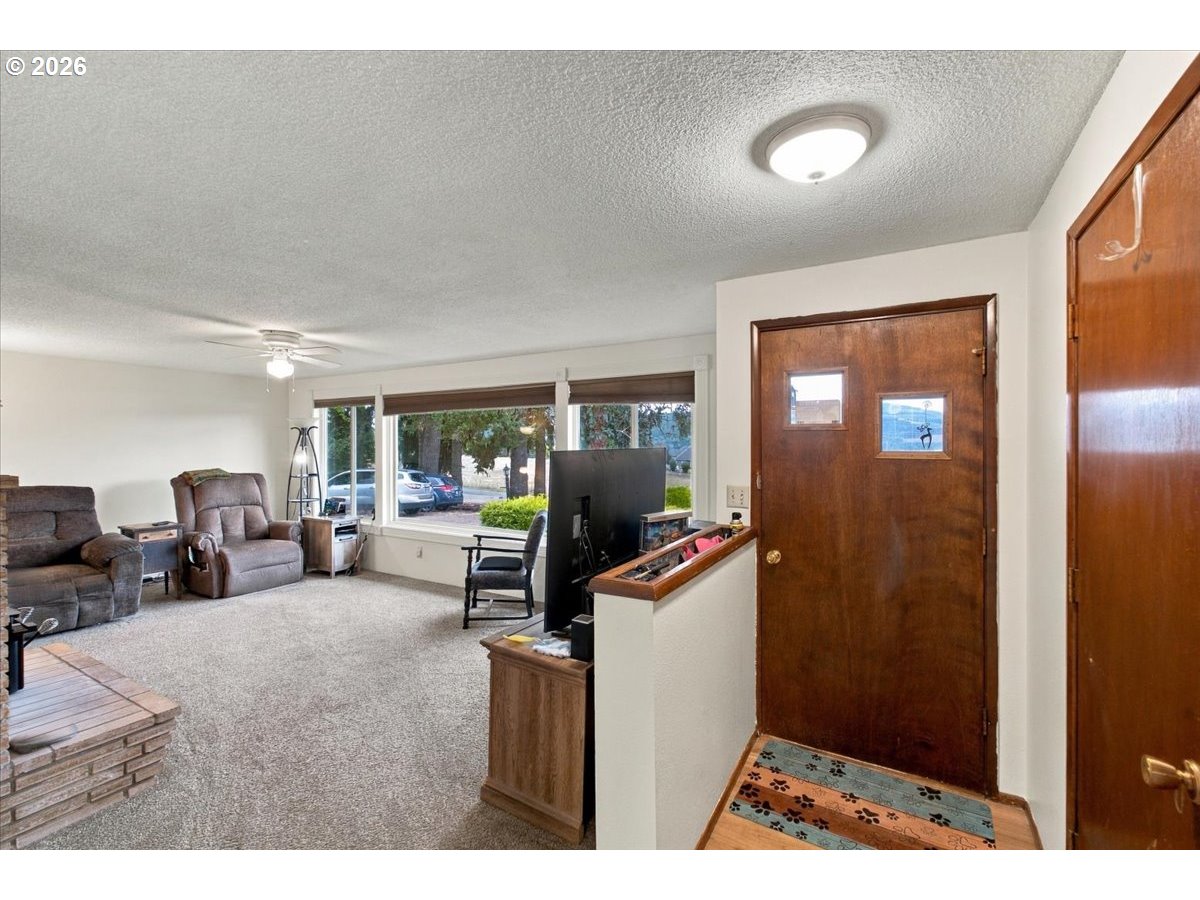 27630 Riggs Hill Rd Property Photo 5