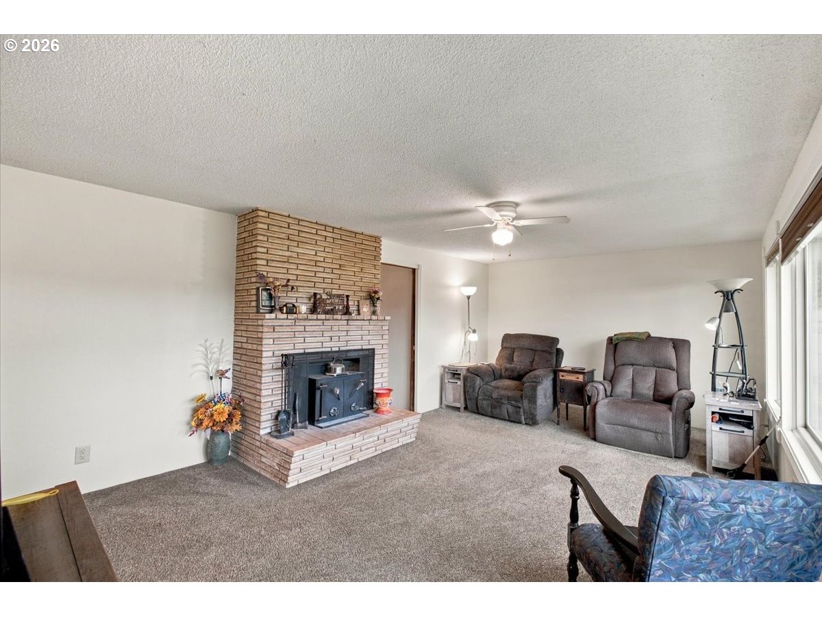 27630 Riggs Hill Rd Property Photo 6