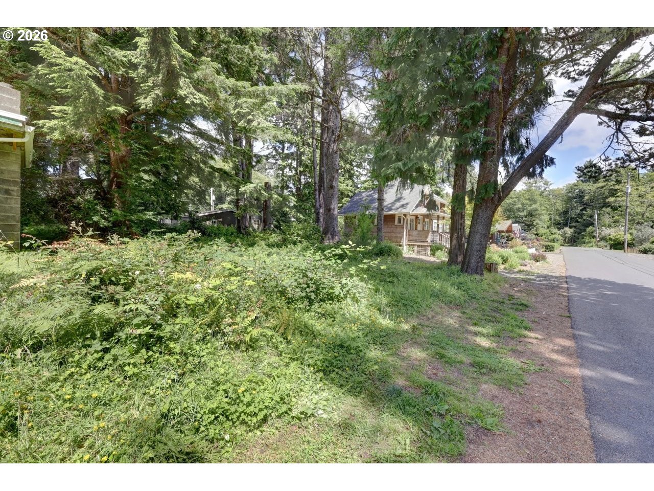216 E Harrison St Property Photo 1
