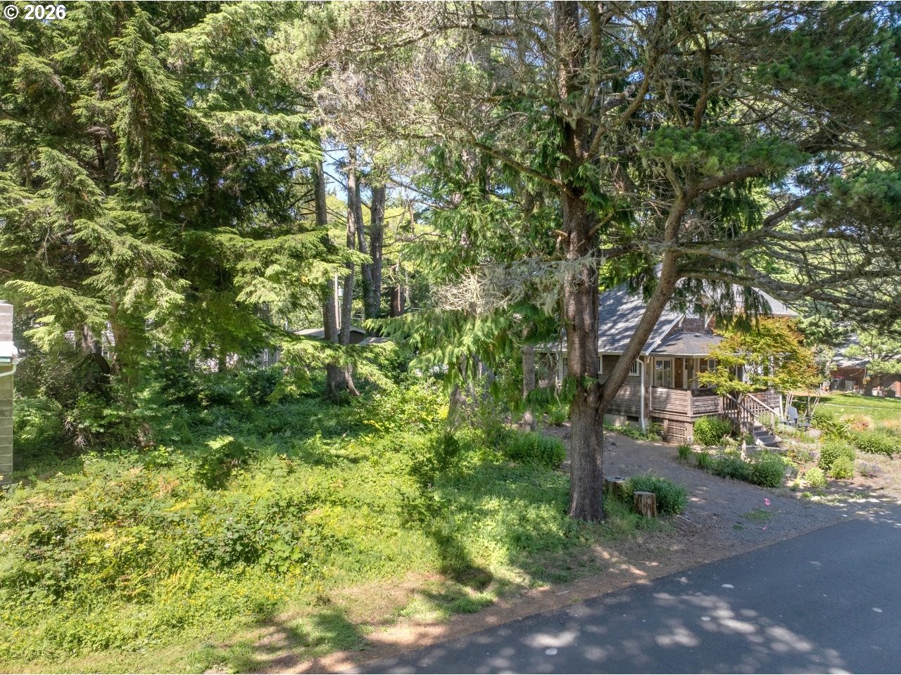 216 E Harrison St Property Photo 8