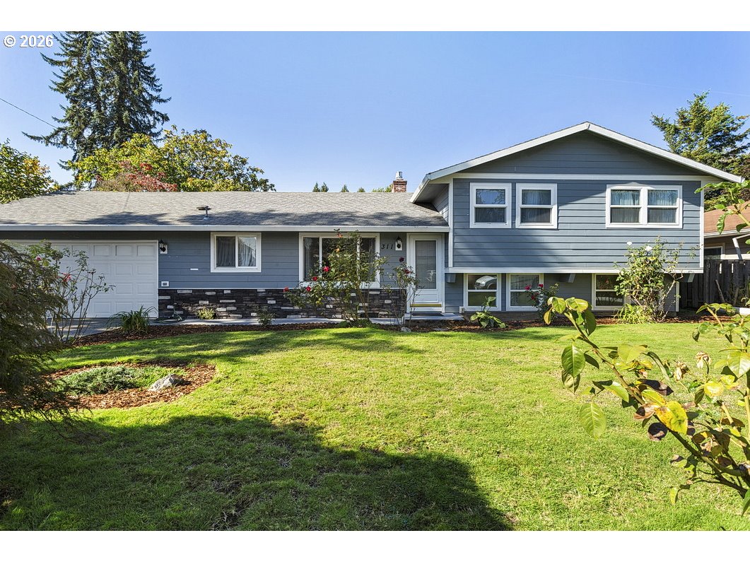 311 Se 155th Pl Property Photo 2