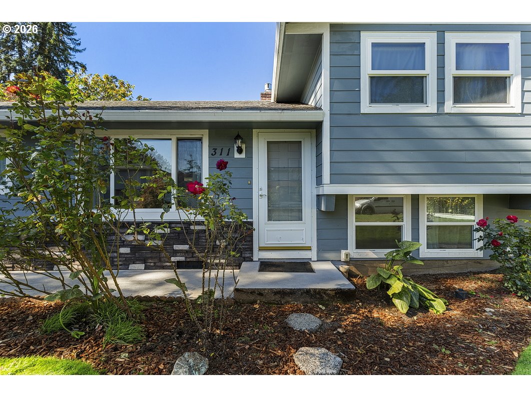 311 Se 155th Pl Property Photo 4