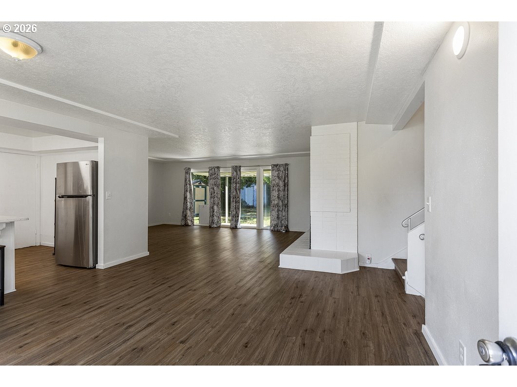 311 Se 155th Pl Property Photo 6