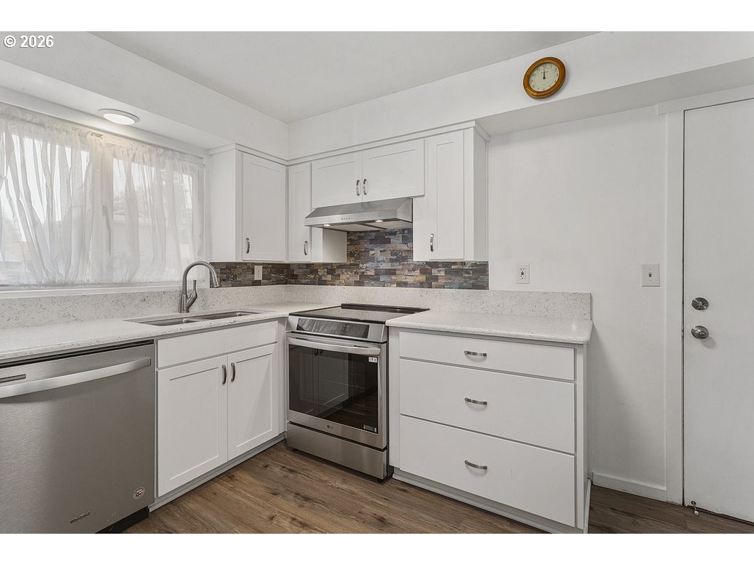 311 Se 155th Pl Property Photo 10