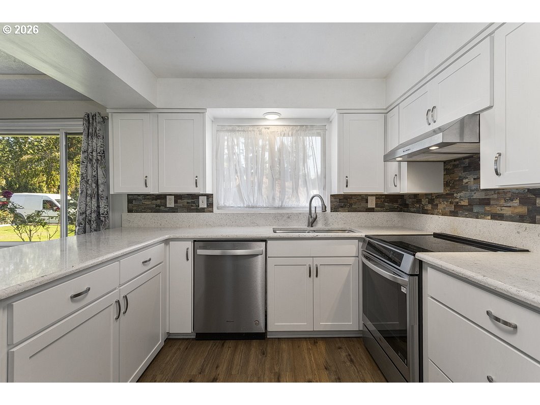 311 Se 155th Pl Property Photo 11
