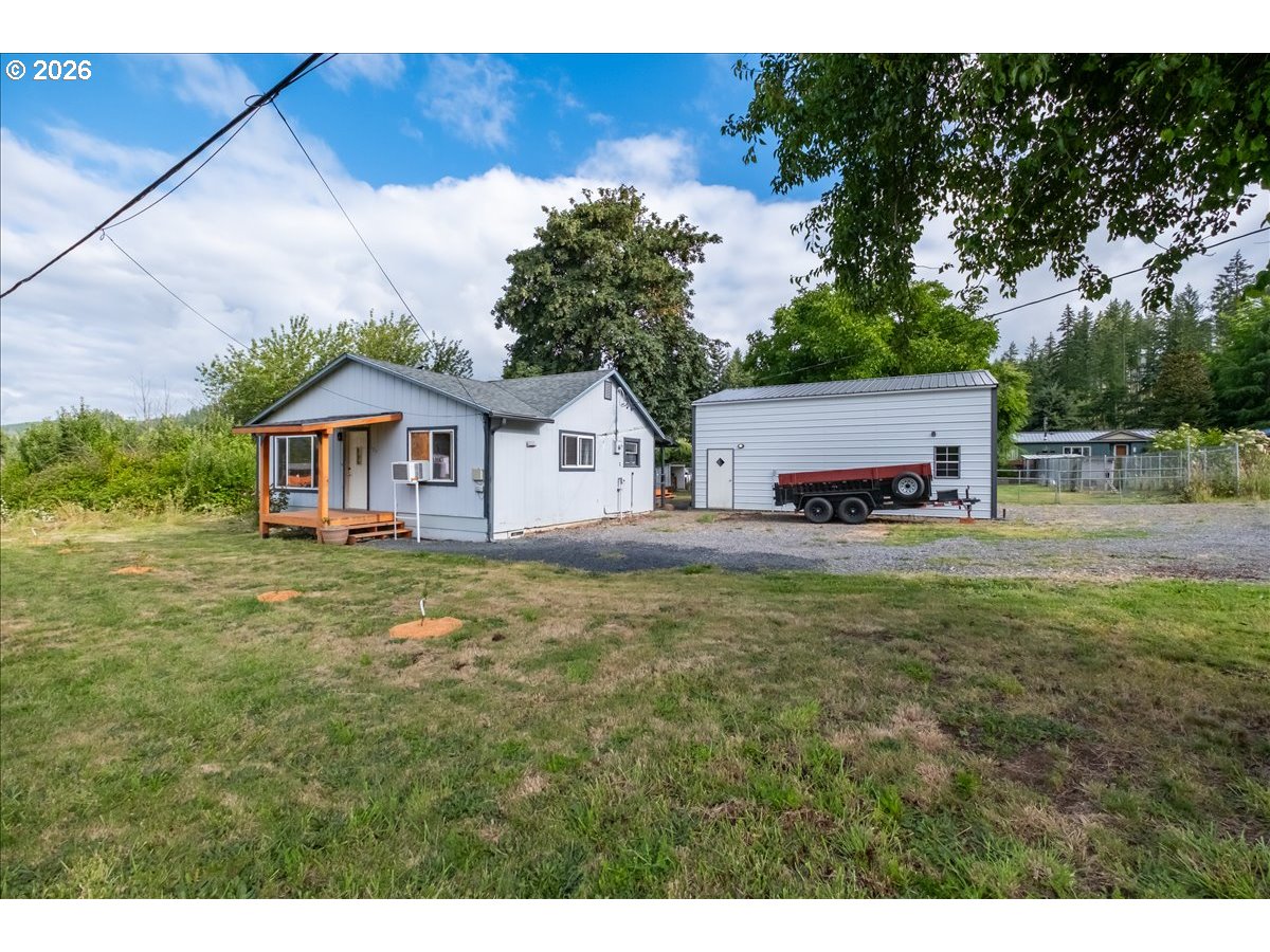 123 N Santiam Hwy Property Photo 3