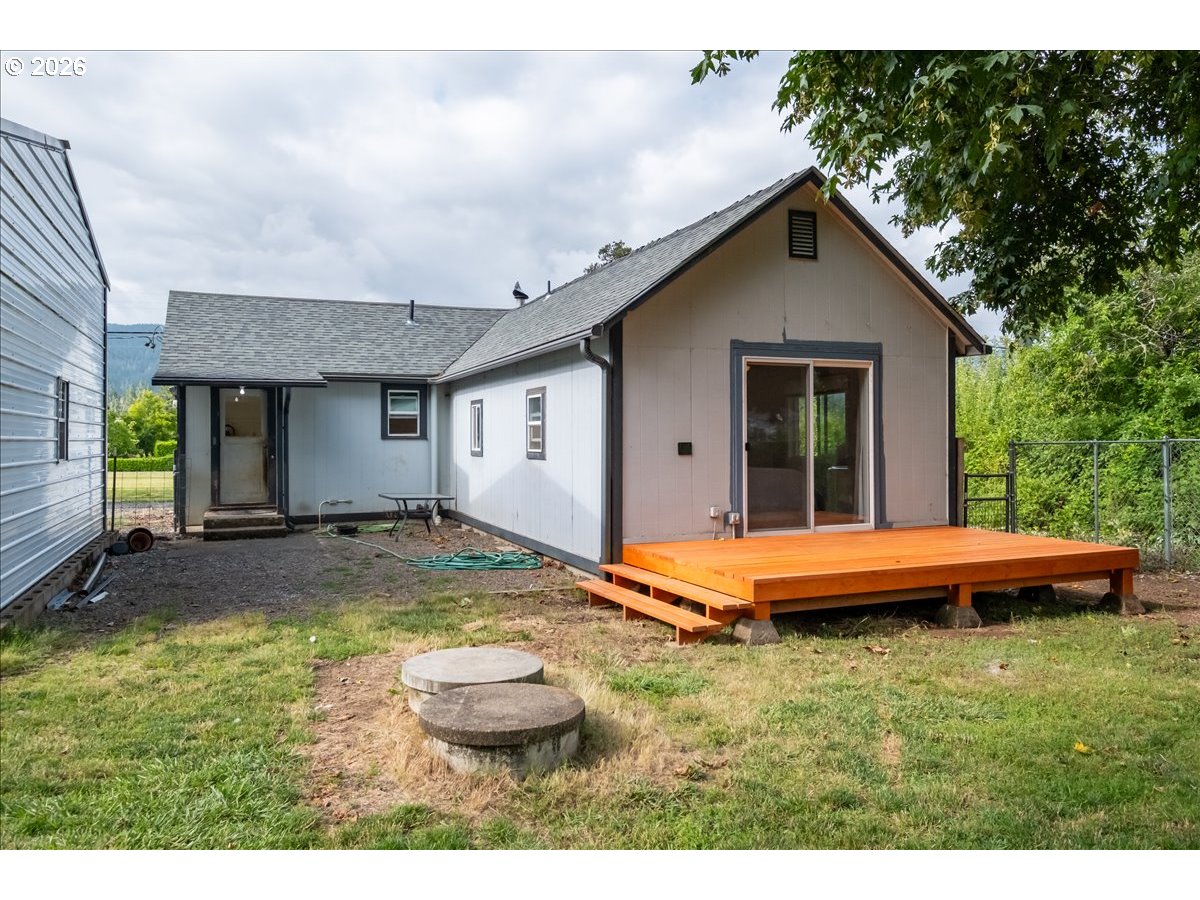 123 N Santiam Hwy Property Photo 24