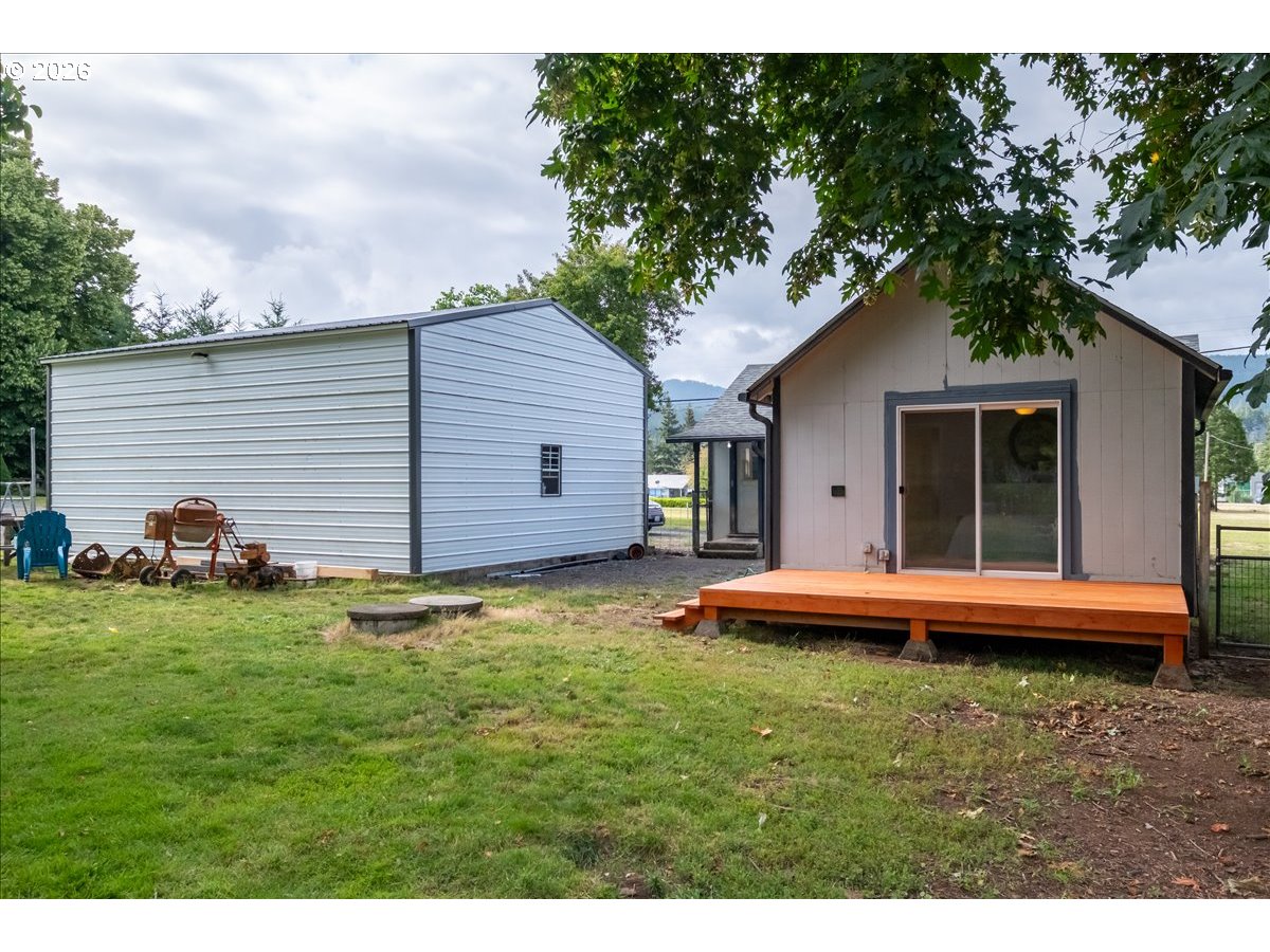 123 N Santiam Hwy Property Photo 31