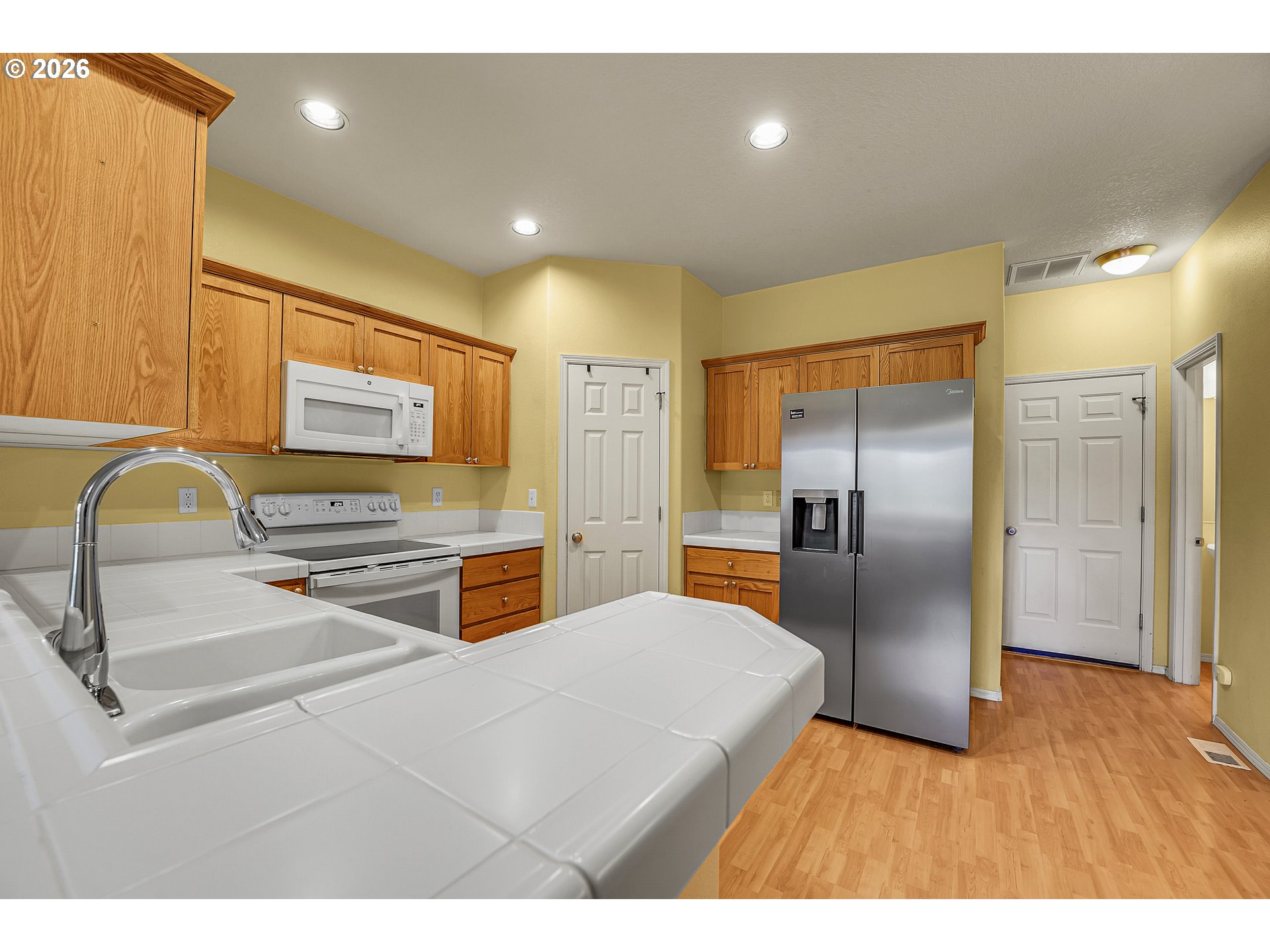 1198 Se Bacarra St Property Photo 14