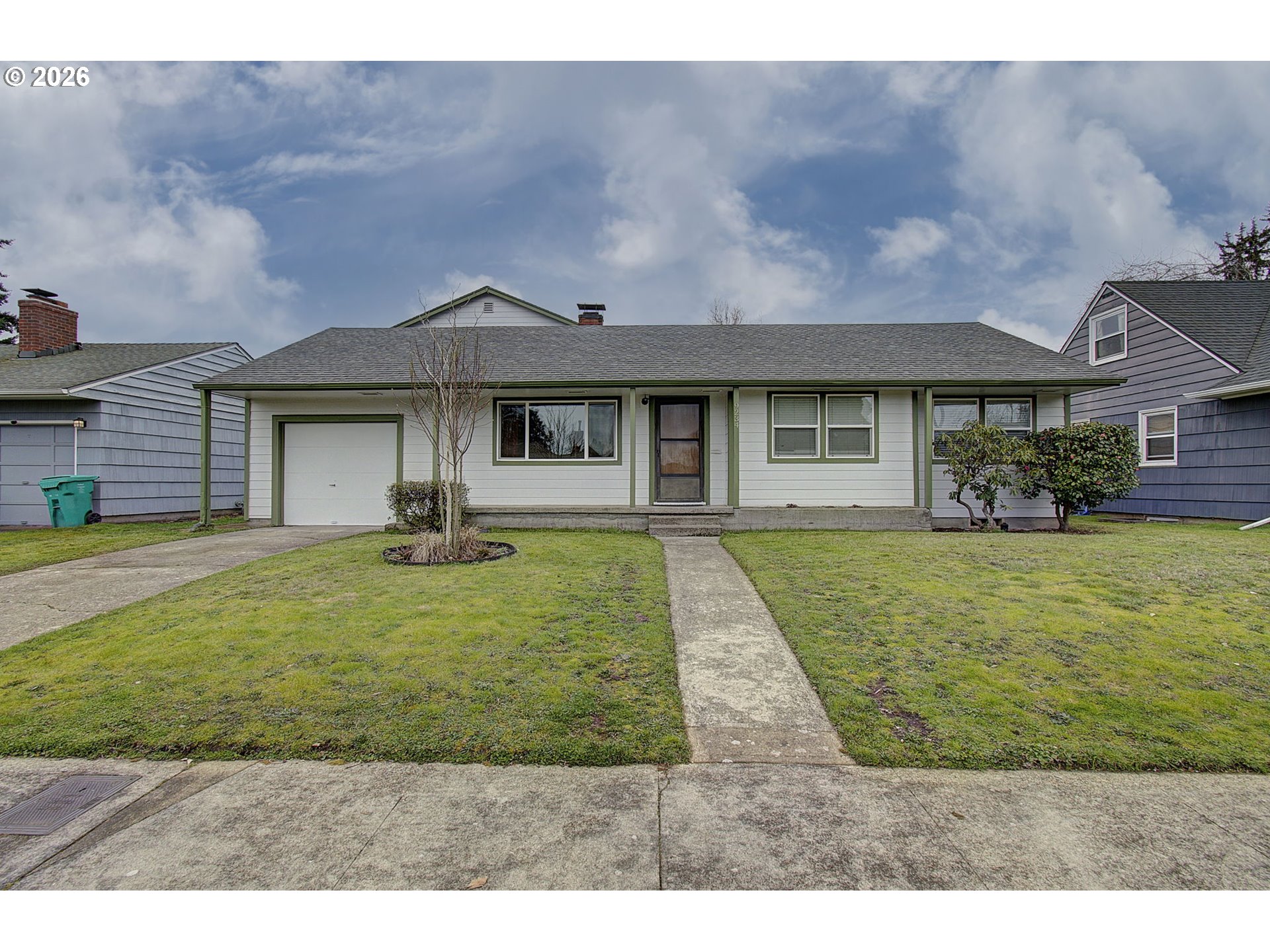 9234 Se Salmon St Property Photo 1