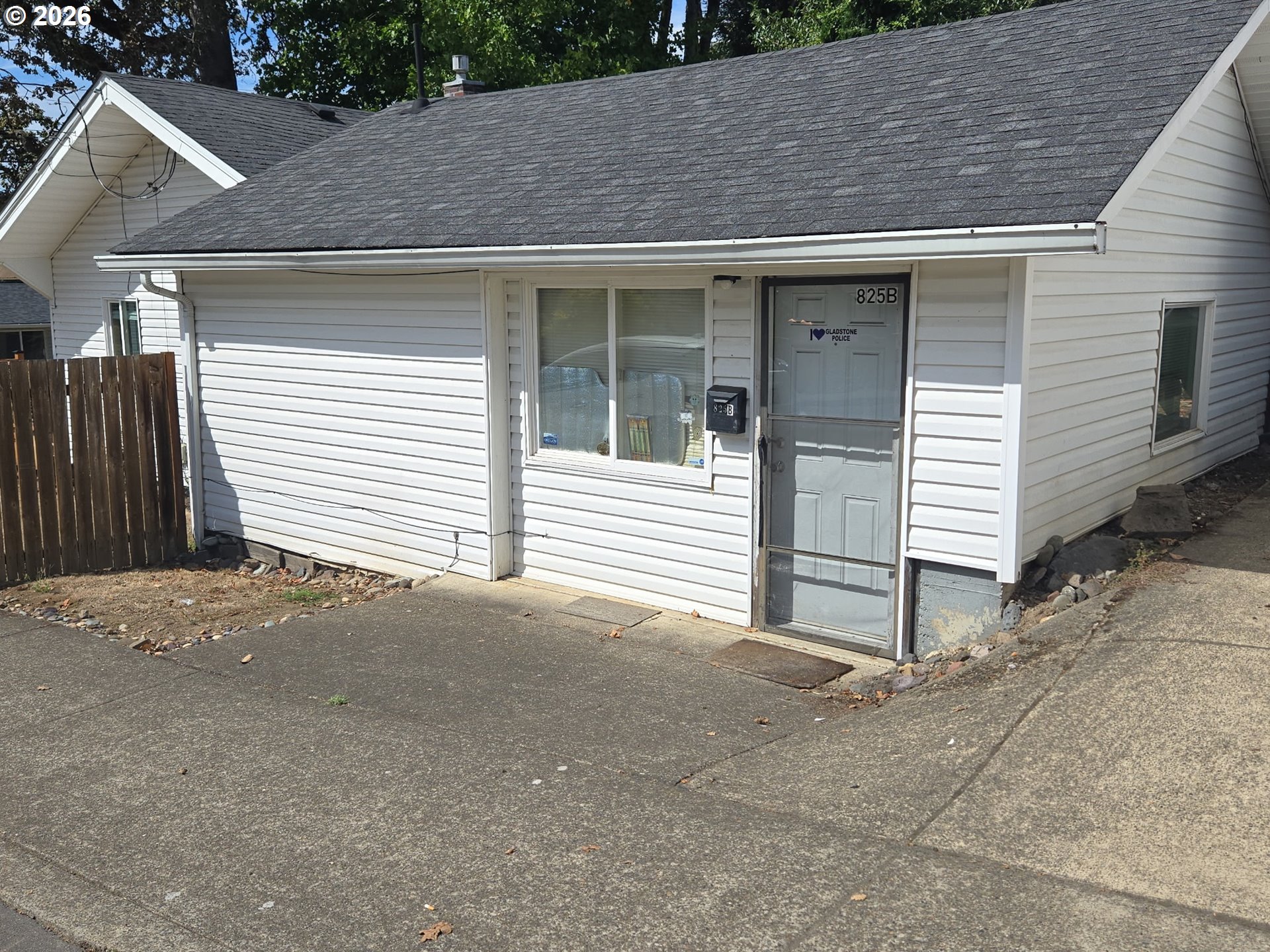 825 Yale Ave Property Photo 5