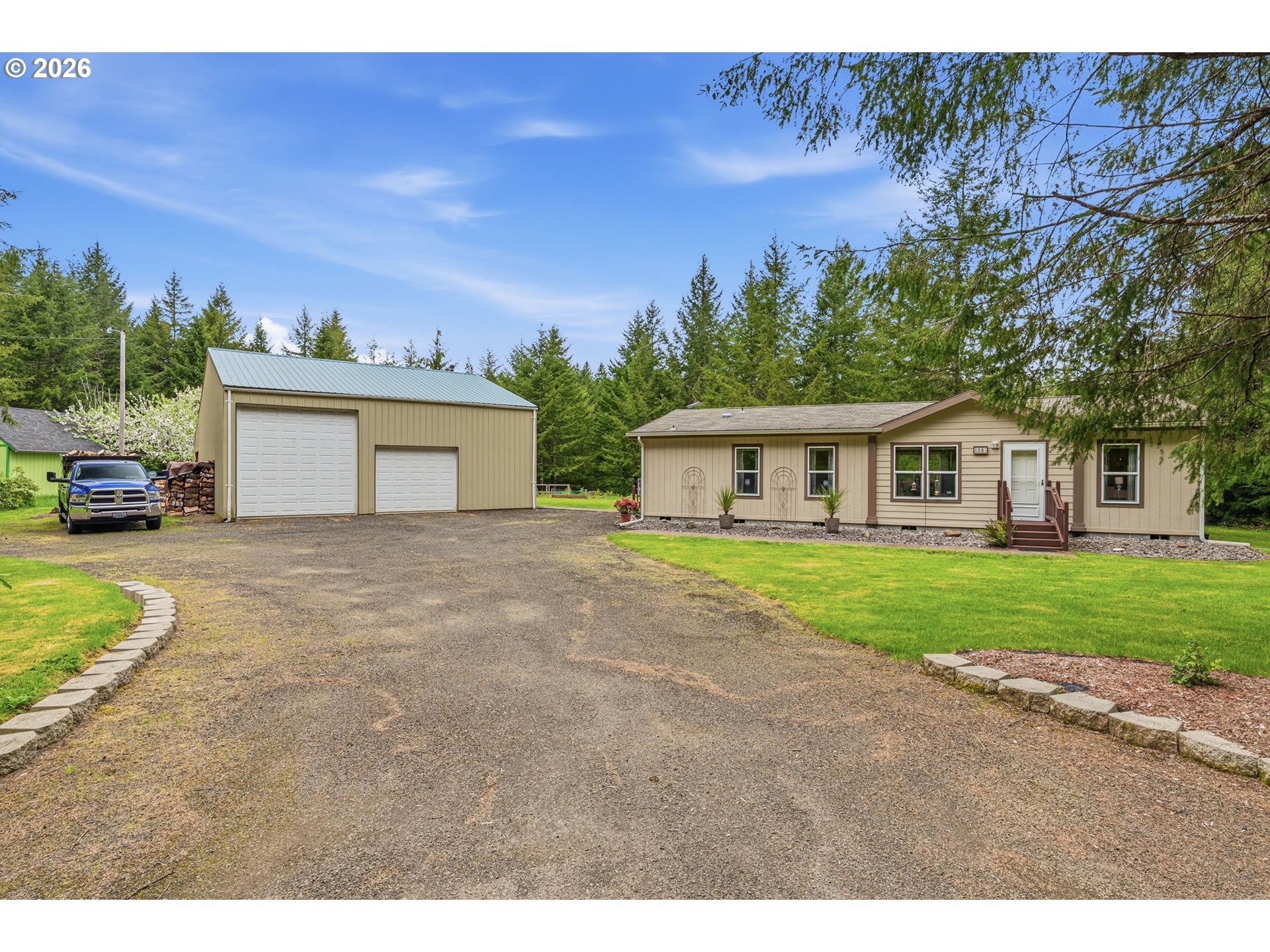 1047 Beaver Creek Rd Property Photo 1