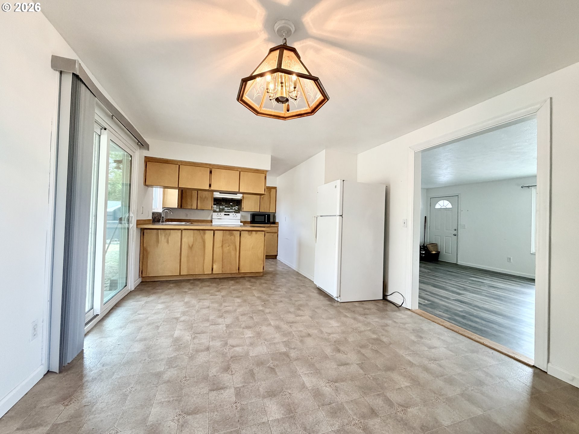 250 Willow Dr Property Photo 4