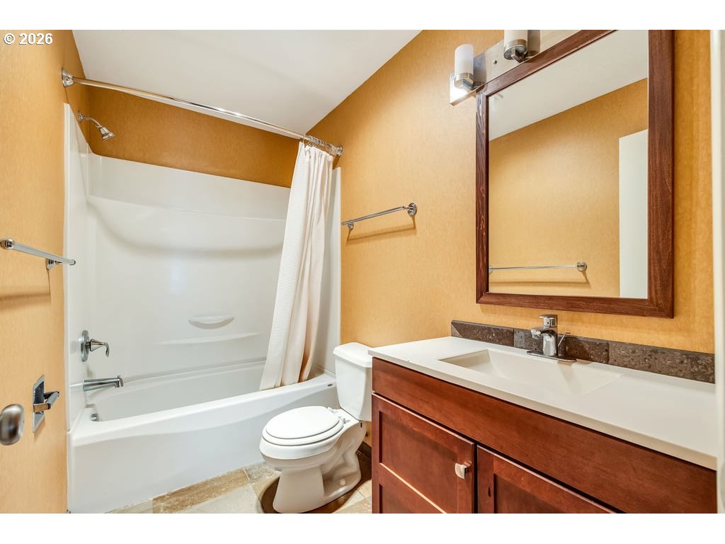 1379 Pacific Ave Property Photo 12