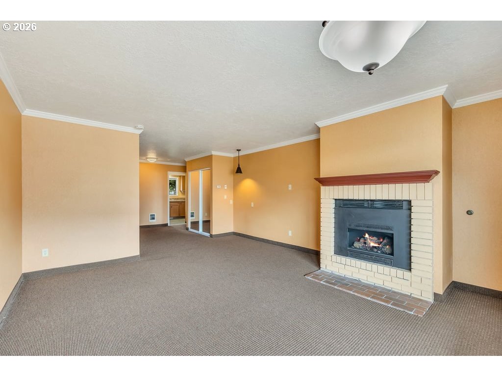 1379 Pacific Ave Property Photo 19