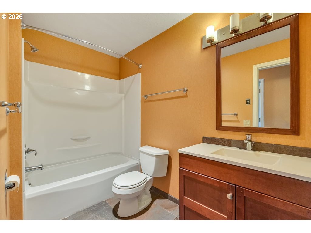 1379 Pacific Ave Property Photo 25