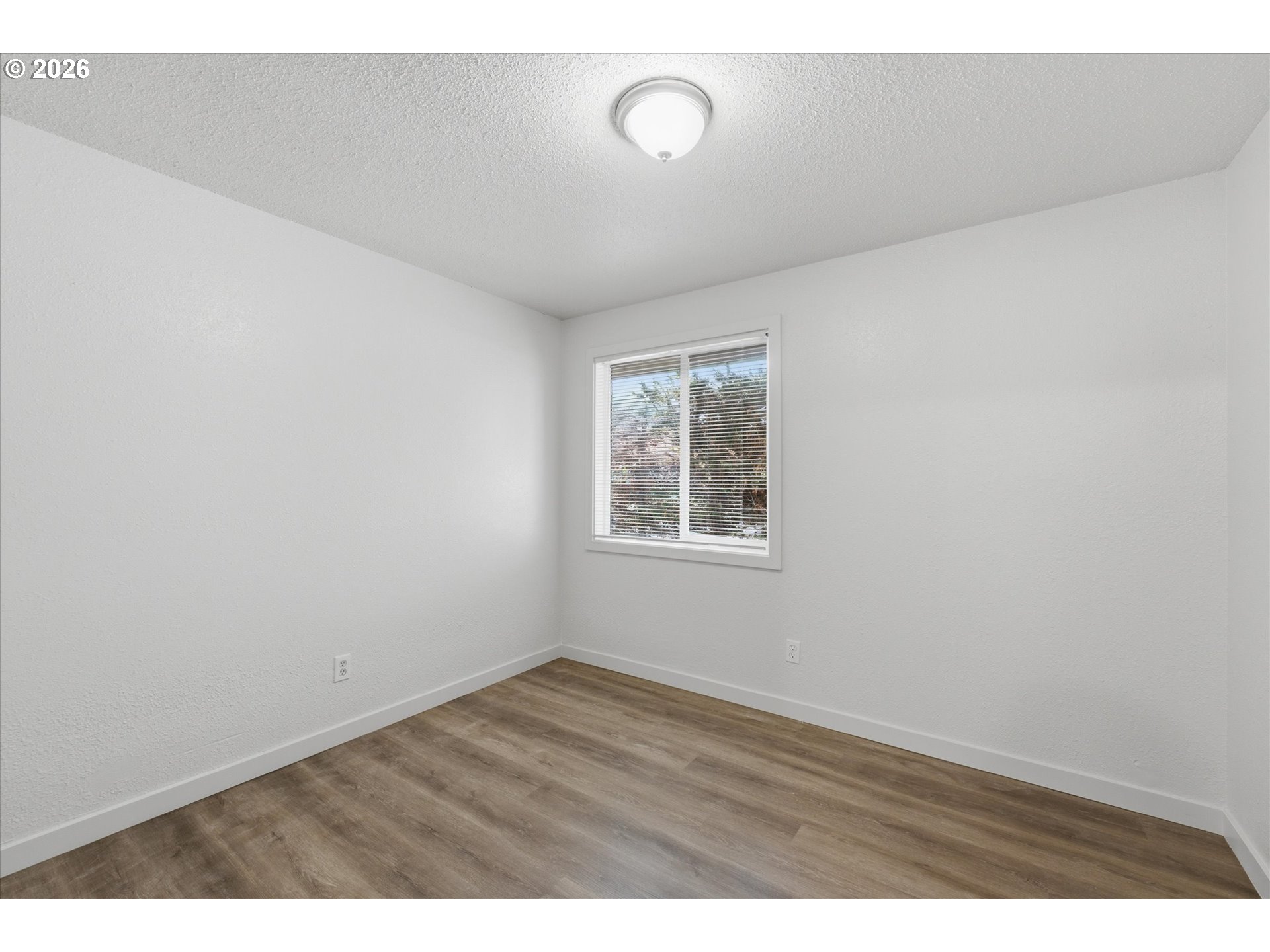 1825 Ne Roberts Ave Property Photo 16