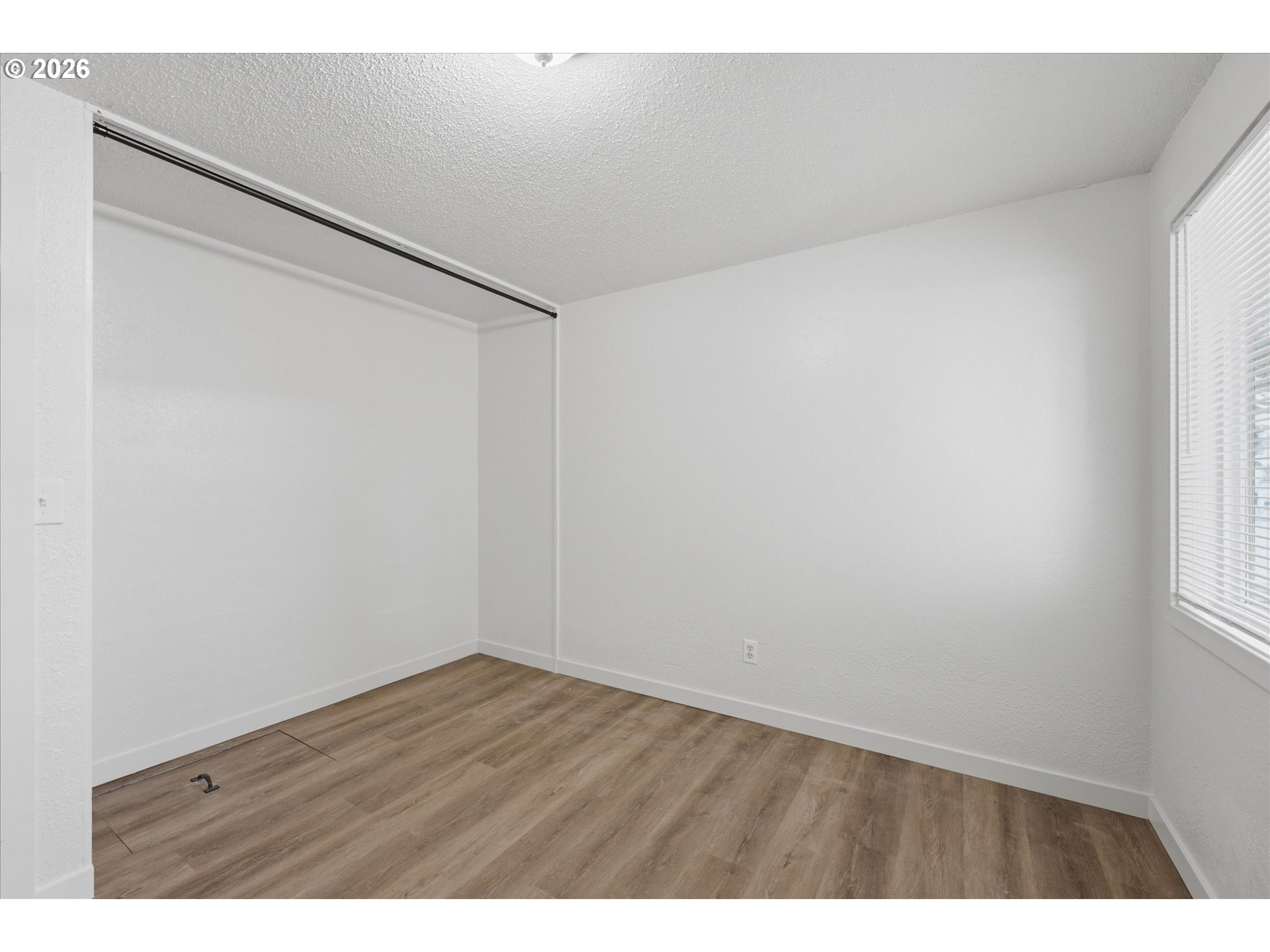 1825 Ne Roberts Ave Property Photo 17