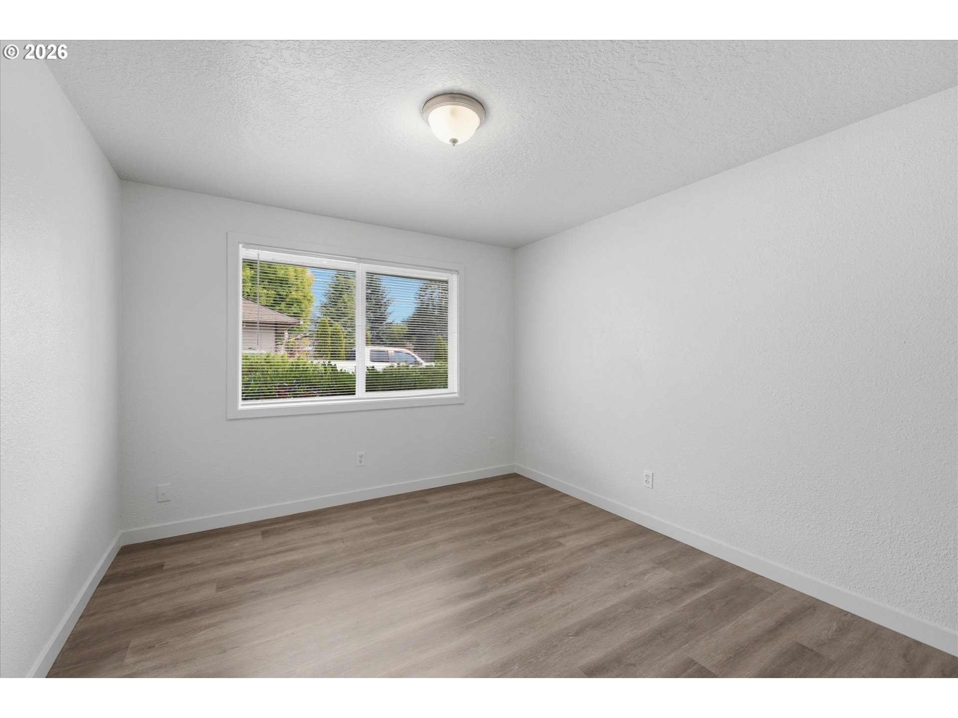 1825 Ne Roberts Ave Property Photo 20