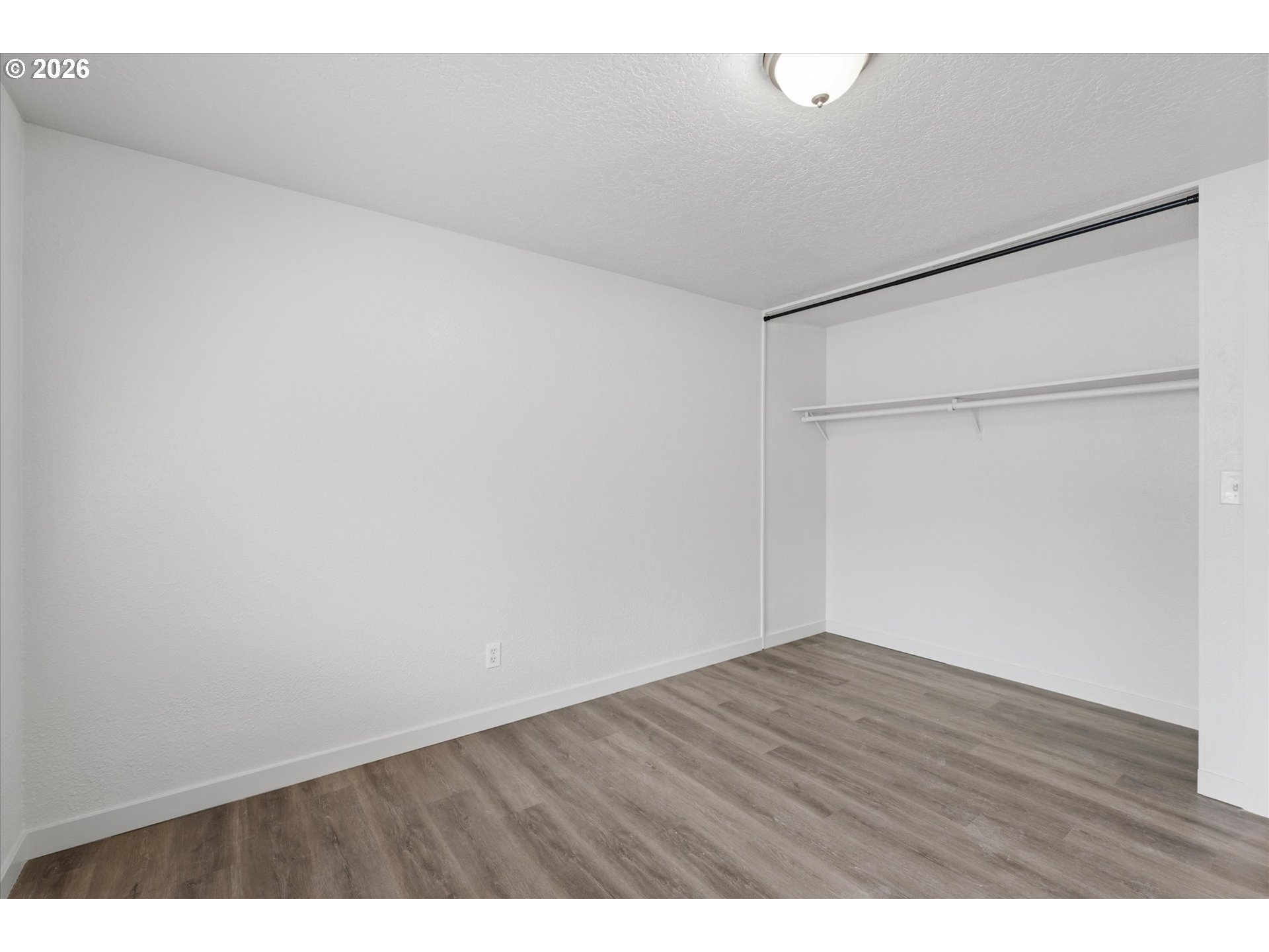 1825 Ne Roberts Ave Property Photo 21