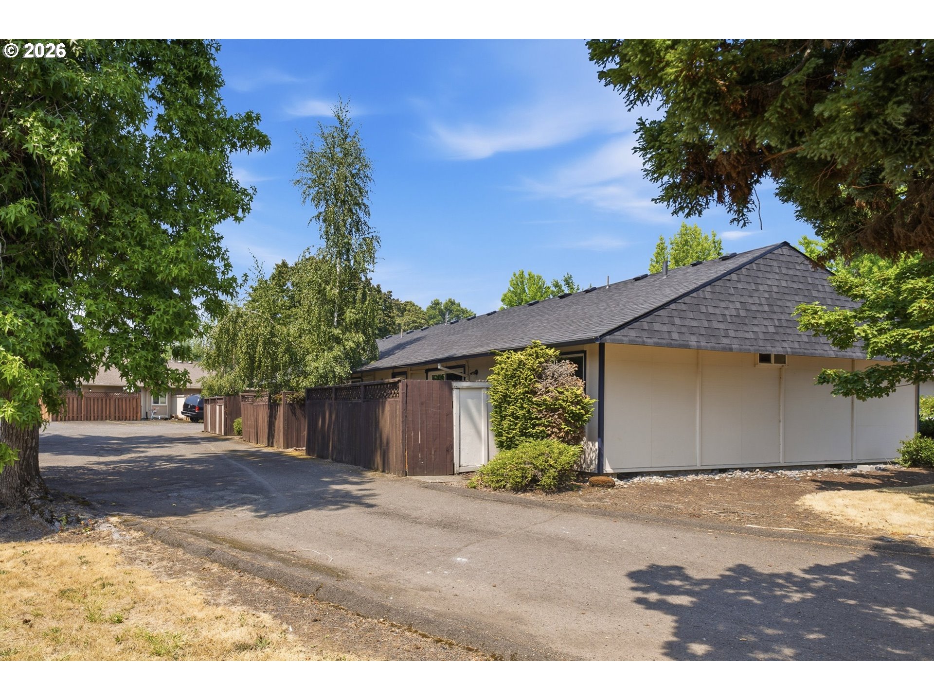 1825 Ne Roberts Ave Property Photo 25