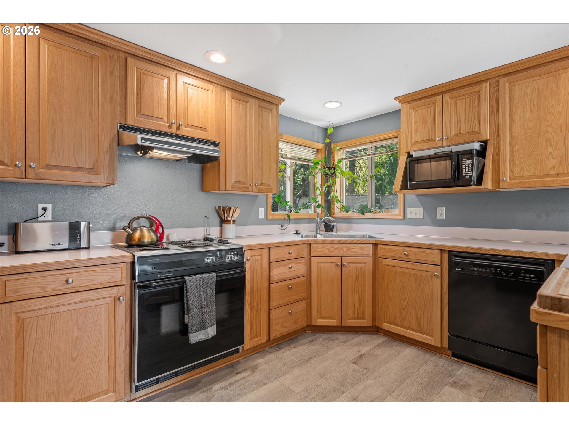 502 1st St Property Photo 13