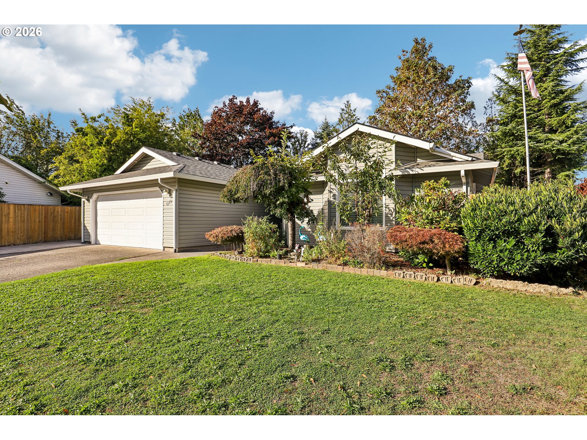 1218 Se Park Crest Ave Property Photo 1