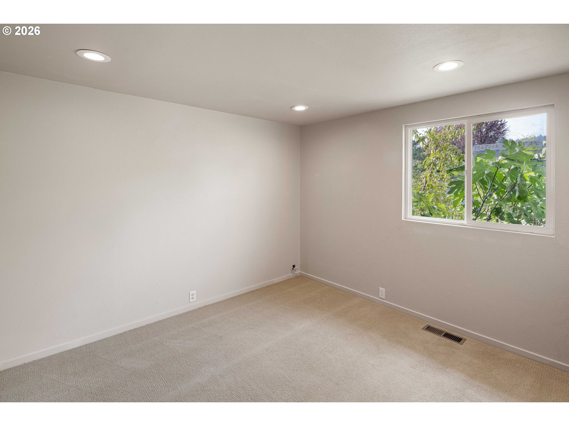 3786 Kevington Ave Property Photo 10
