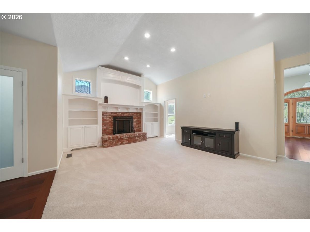 580 Holly Ave Property Photo 13