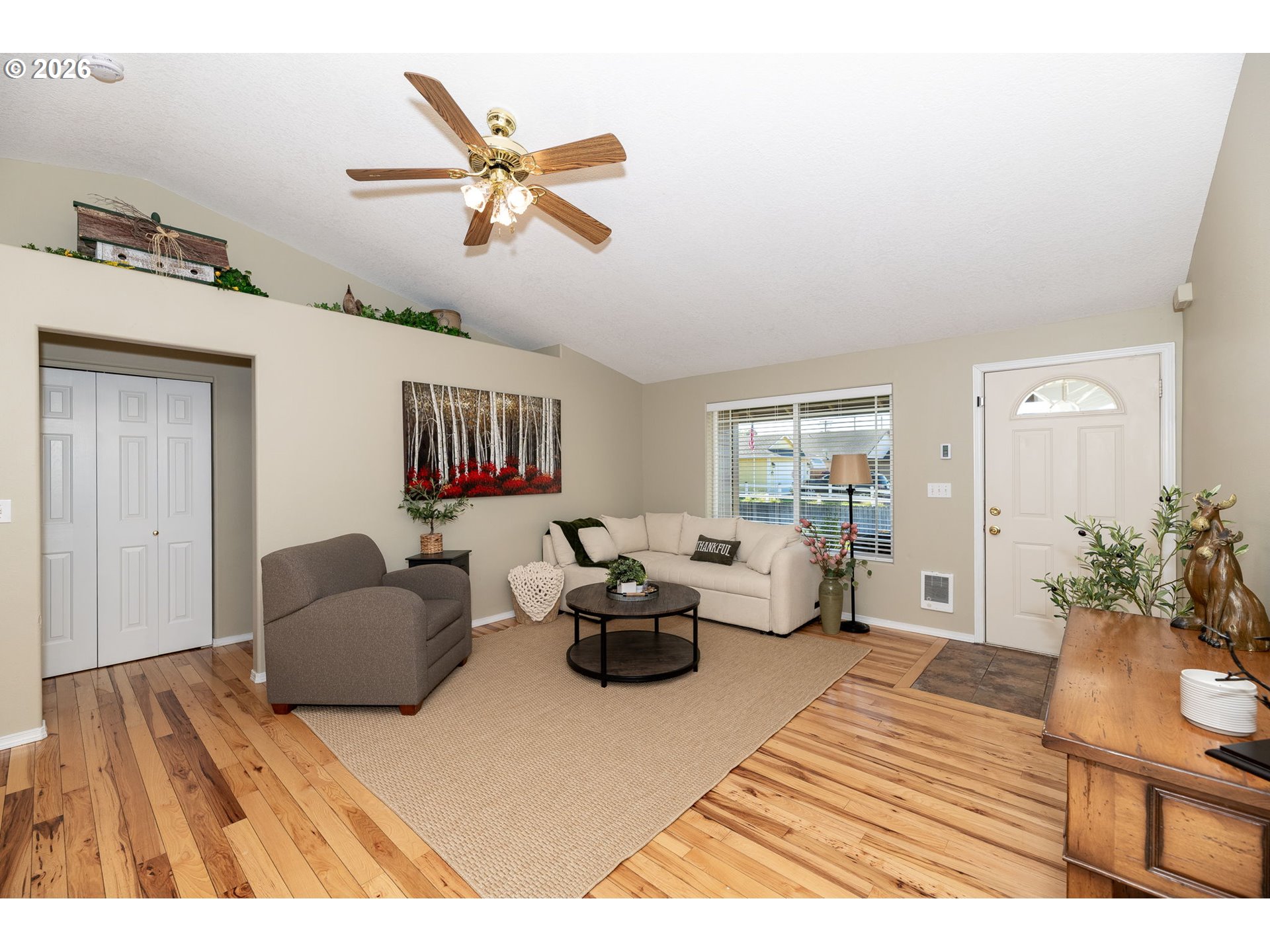 2142 Ne Wolverine Loop Property Photo 5