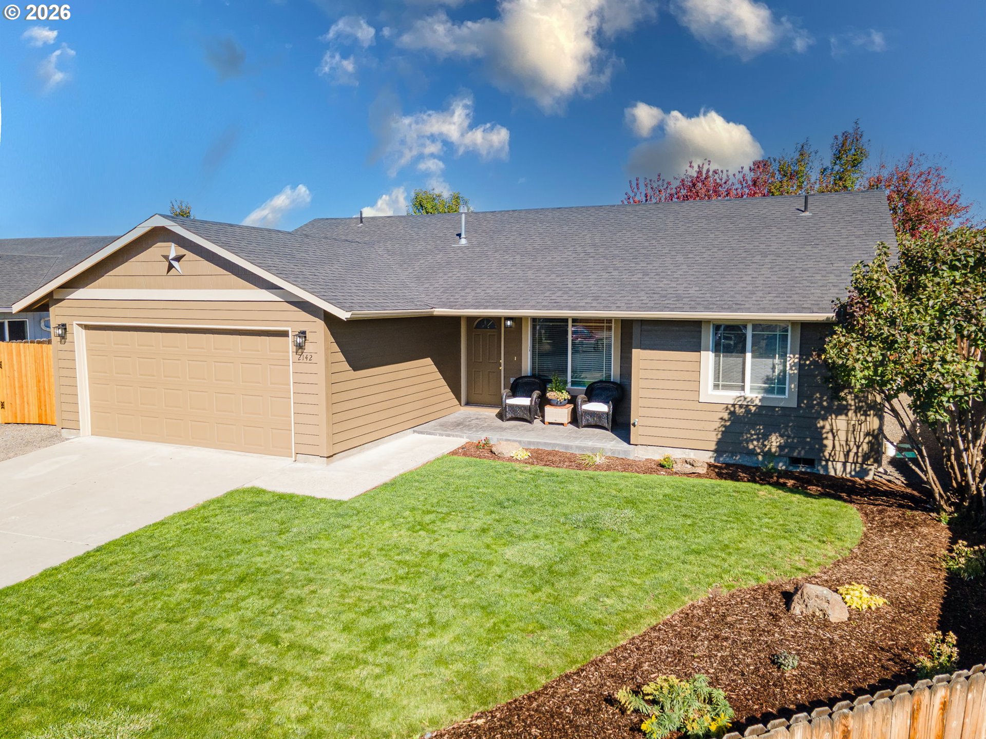 2142 Ne Wolverine Loop Property Photo 43