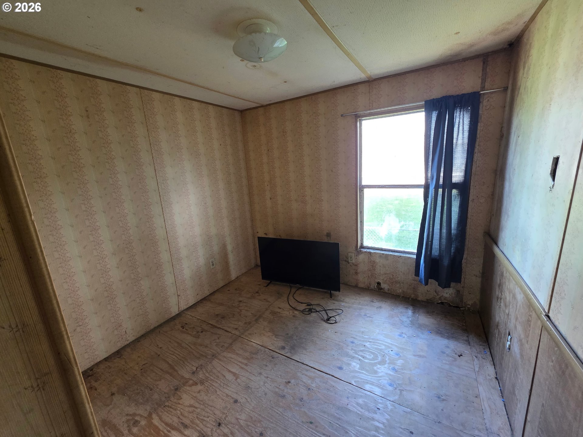 440 Division Ave Property Photo 11