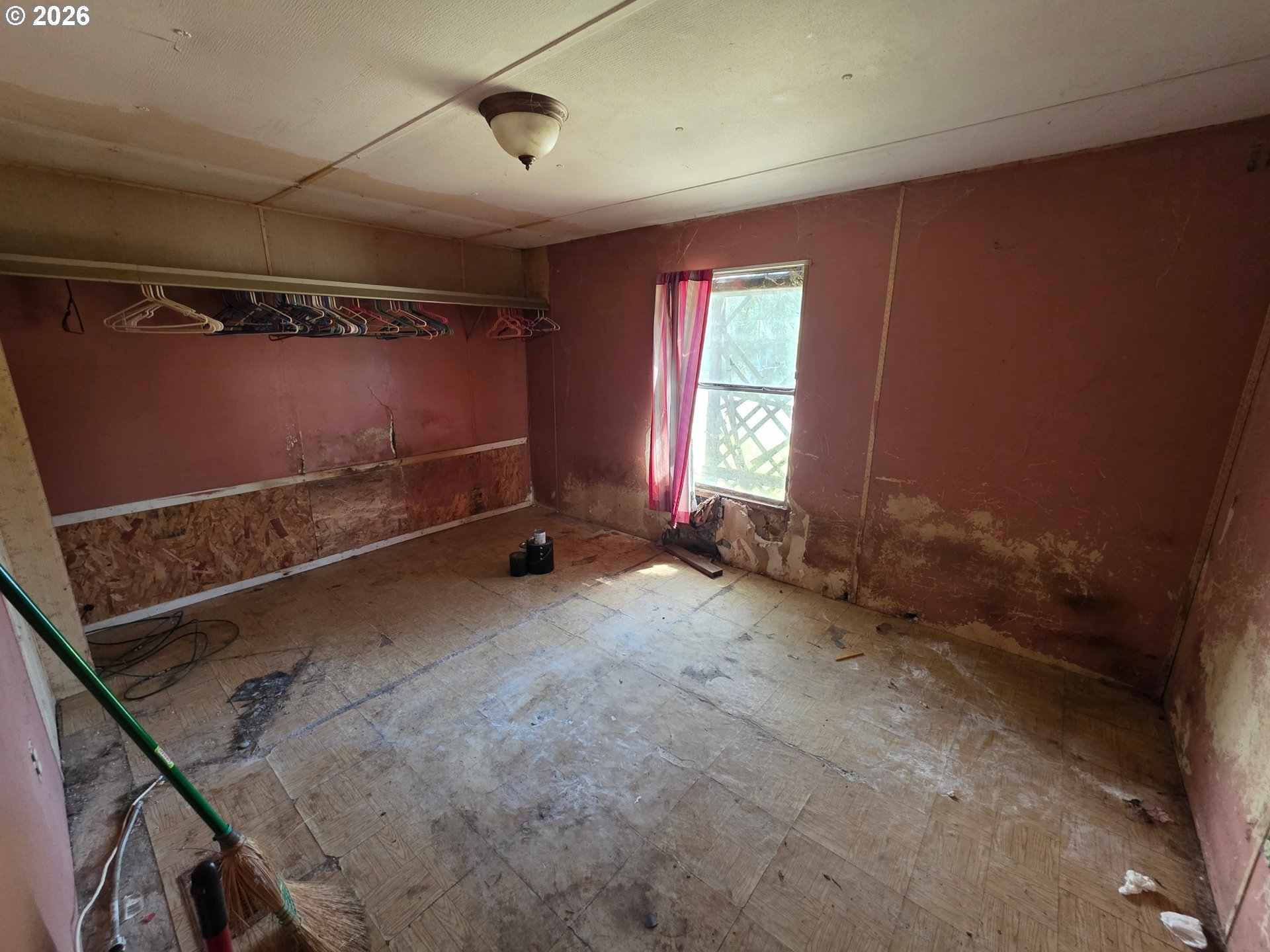440 Division Ave Property Photo 13