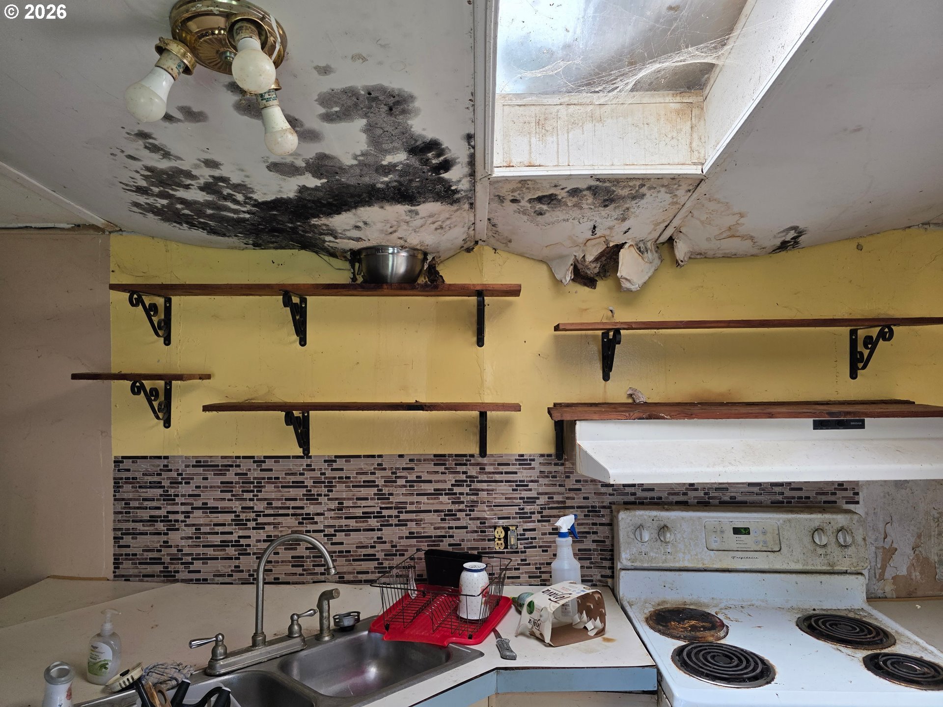 440 Division Ave Property Photo 14